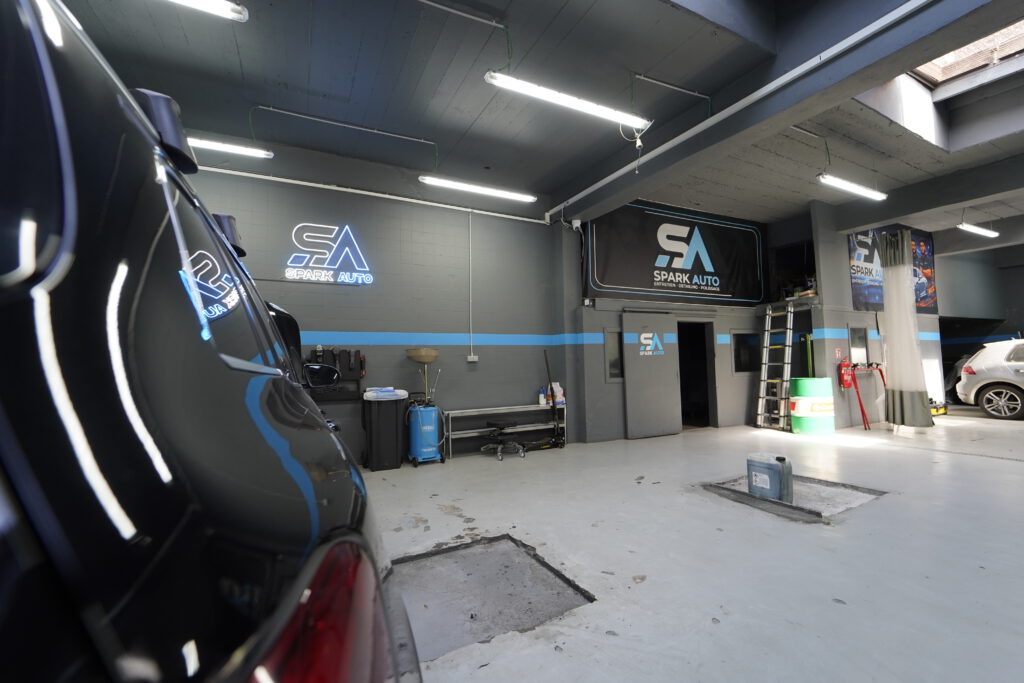 Zone d'entretien de l'atelier Spark Auto