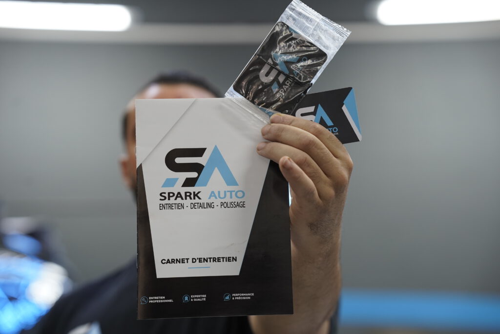 Carnet d'entretien Spark Auto, complété à chaque entretien